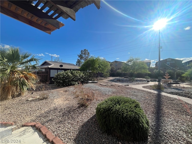 view of yard featuring a pergola