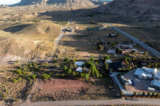 bird's eye view featuring a mountain view