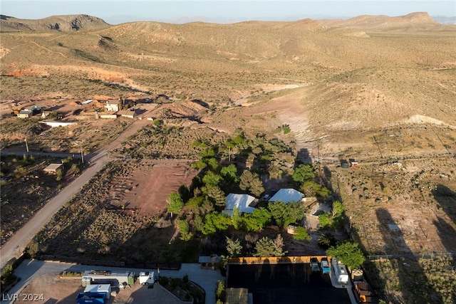 bird's eye view with a mountain view