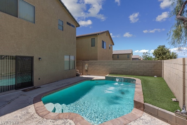 view of pool featuring pool water feature