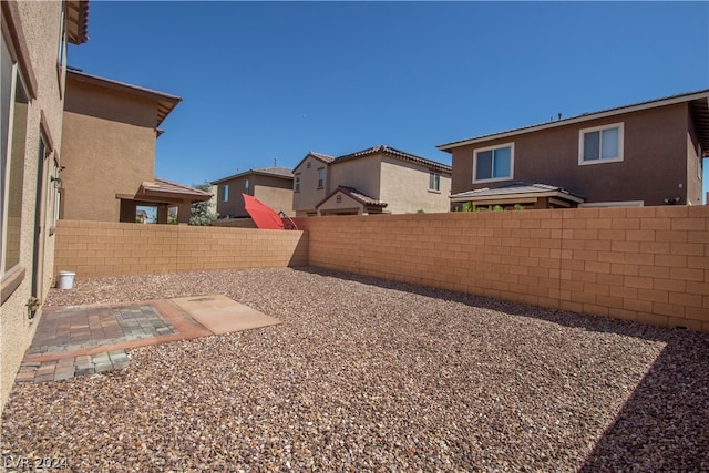 view of yard featuring a patio area