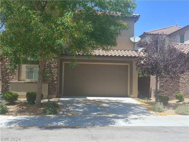 view of front of house featuring a garage