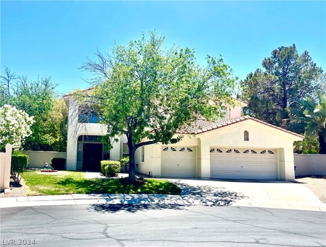 view of front facade featuring a garage