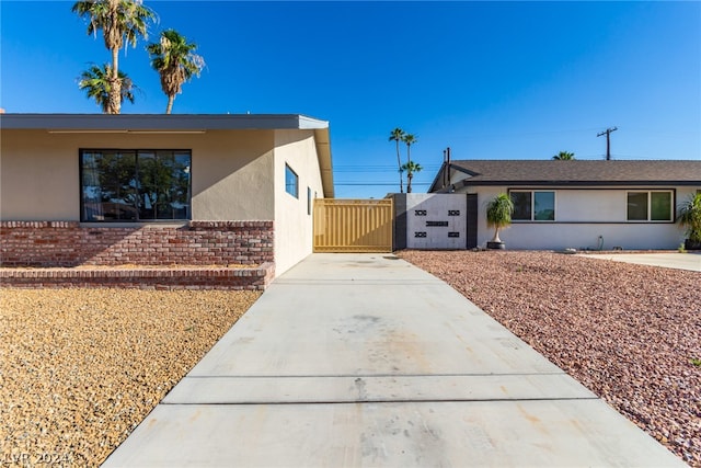 view of front of property