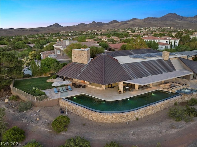 bird's eye view featuring a mountain view