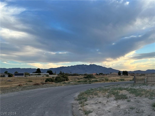 Listing photo 2 for 30 W Comstock Cir, Pahrump NV 89048