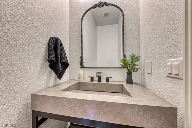 bathroom featuring sink