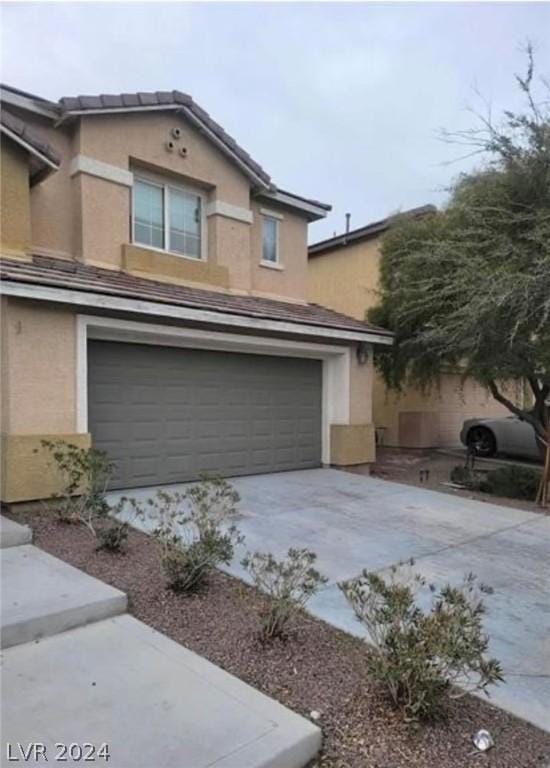 view of front facade featuring a garage