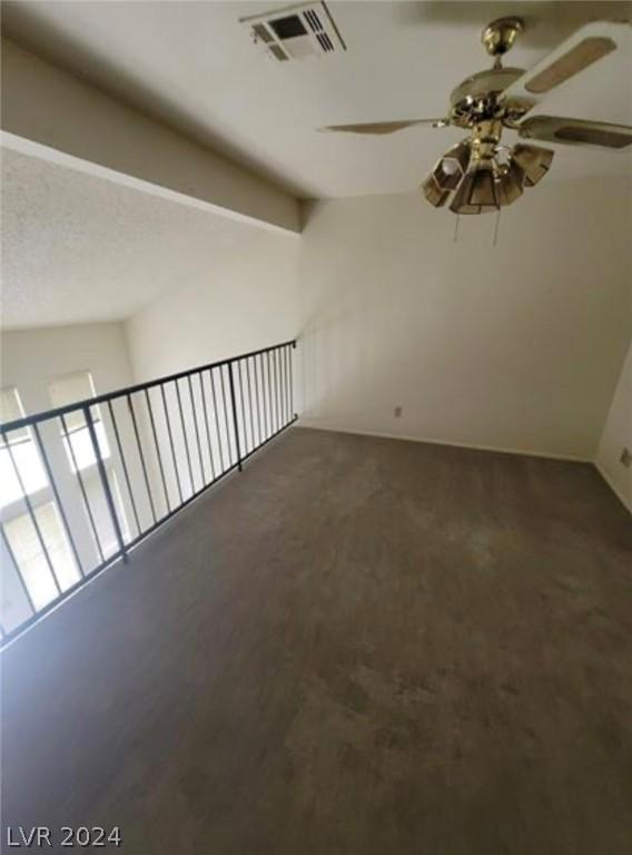 empty room with ceiling fan