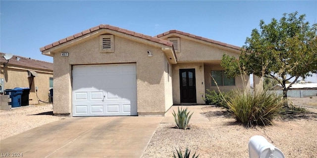 view of front facade featuring a garage