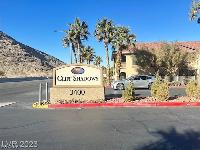 view of community / neighborhood sign