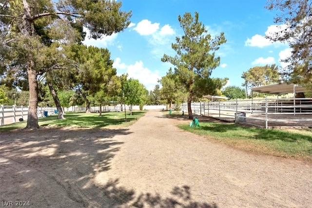 view of home's community featuring a rural view