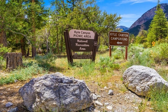 exterior details featuring a mountain view