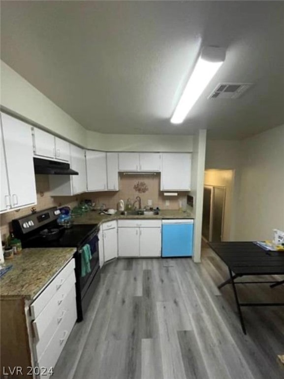 kitchen with dishwasher, light wood-type flooring, electric range, sink, and white cabinetry