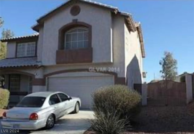 view of front facade with a garage