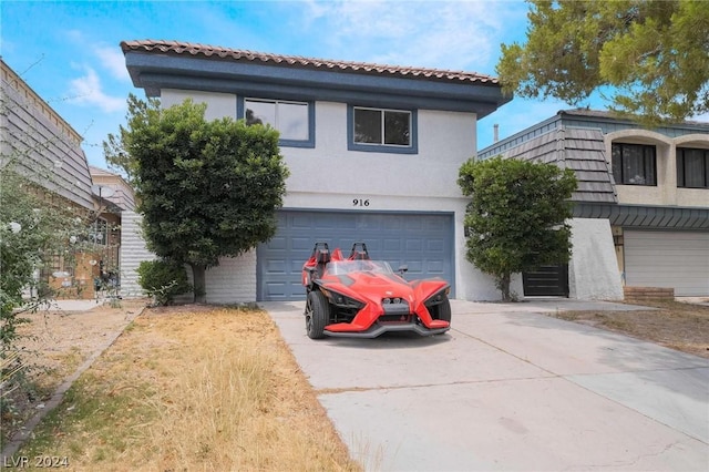 view of front of house featuring a garage