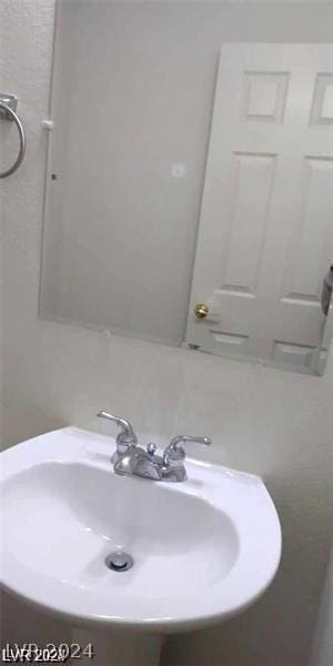 bathroom with sink