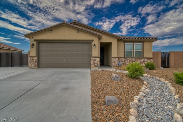 view of front facade featuring a garage