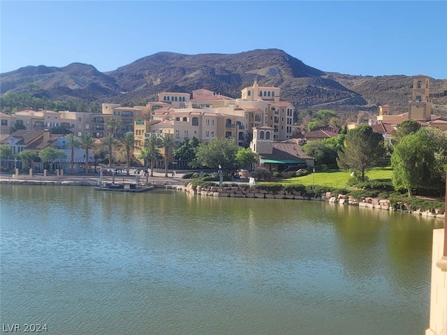 water view featuring a mountain view