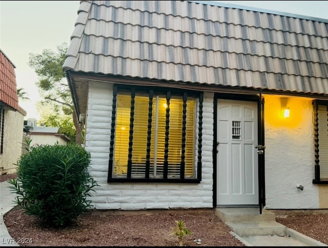 view of entrance to property