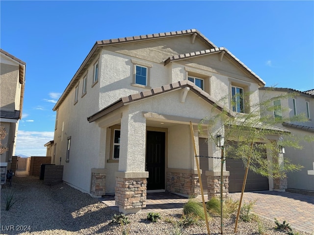 view of front facade featuring a garage