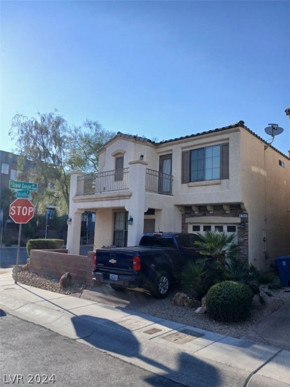 view of front of property with stucco siding