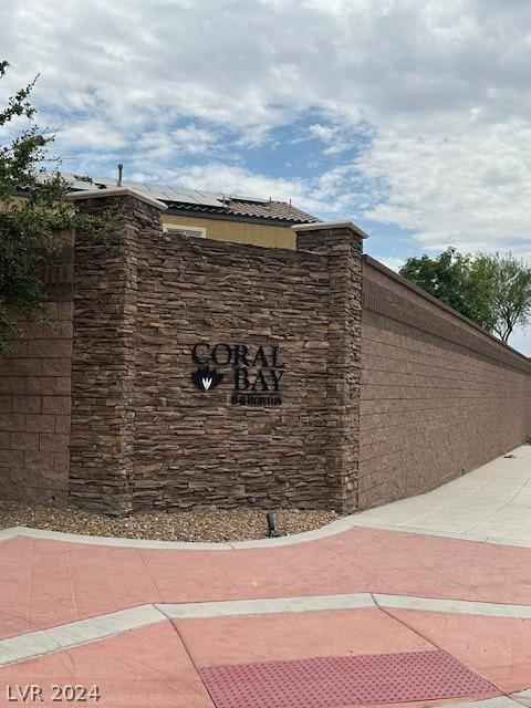 view of community / neighborhood sign