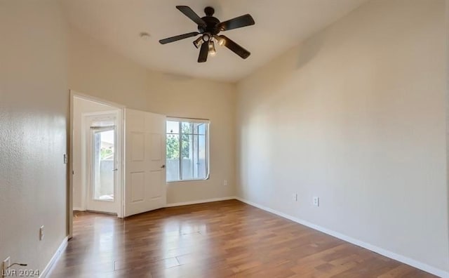 foyer featuring ceiling fan and hardwood / wood-style floors