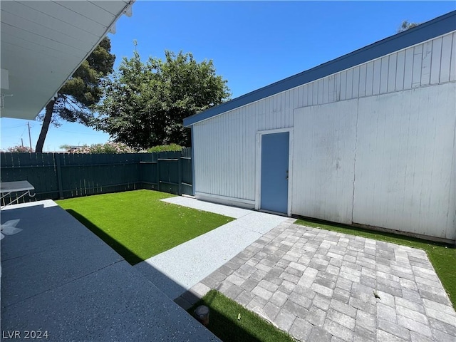 view of yard with a patio area