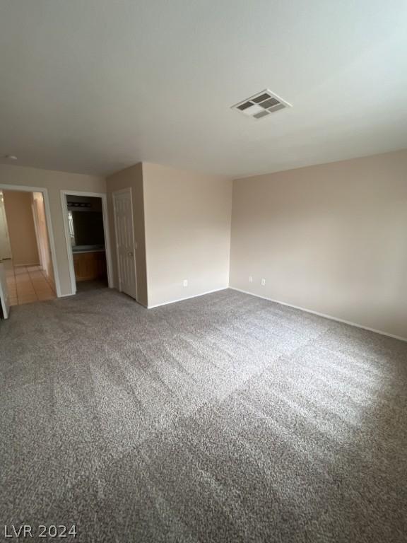 empty room with carpet