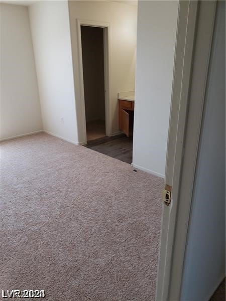 empty room with carpet