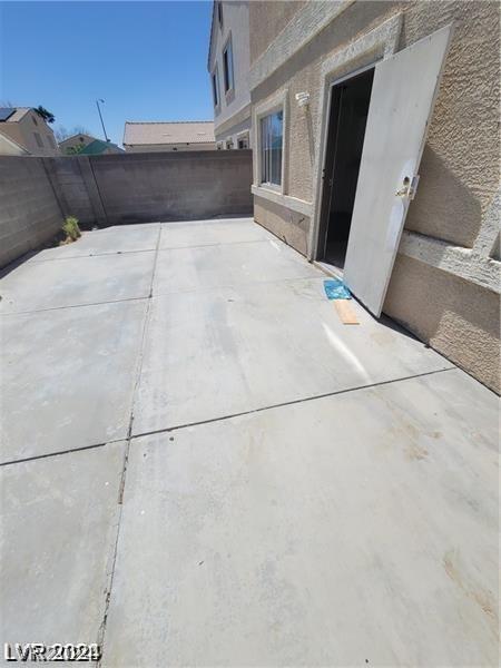 view of patio featuring a fenced backyard