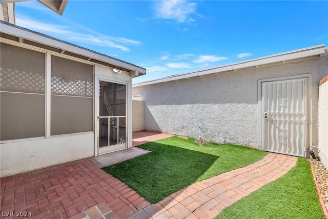 view of yard with a patio area