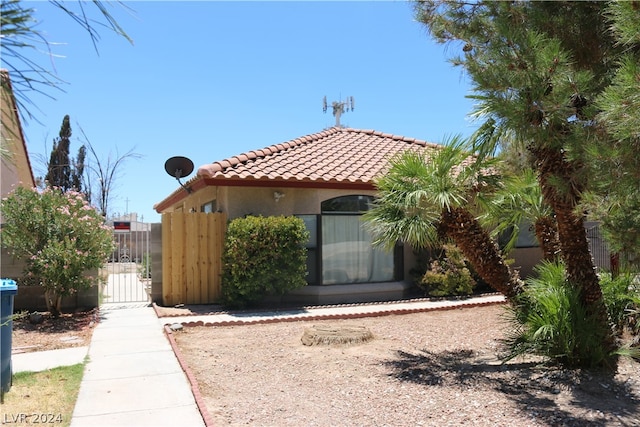 view of mediterranean / spanish-style home