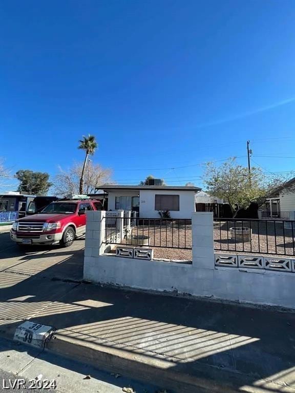 39 E Pacific Ave, Henderson, NV 89015 - photo 2