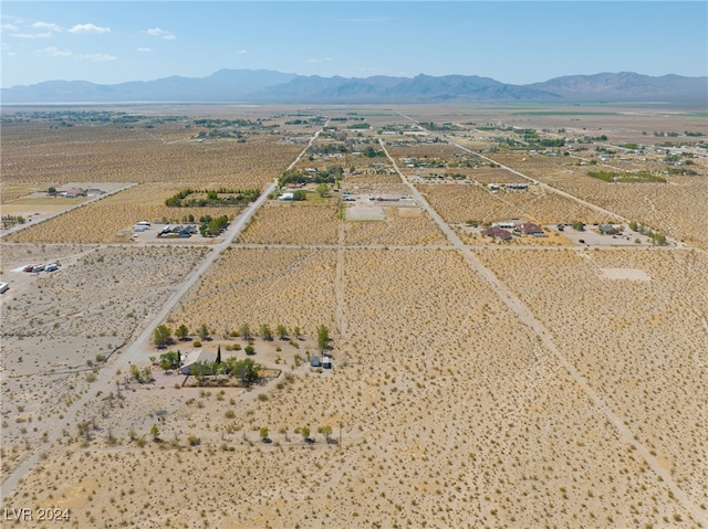 bird's eye view featuring a mountain view