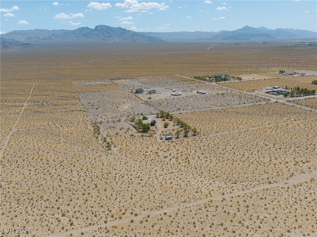 bird's eye view featuring a mountain view