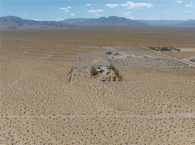 bird's eye view featuring a mountain view