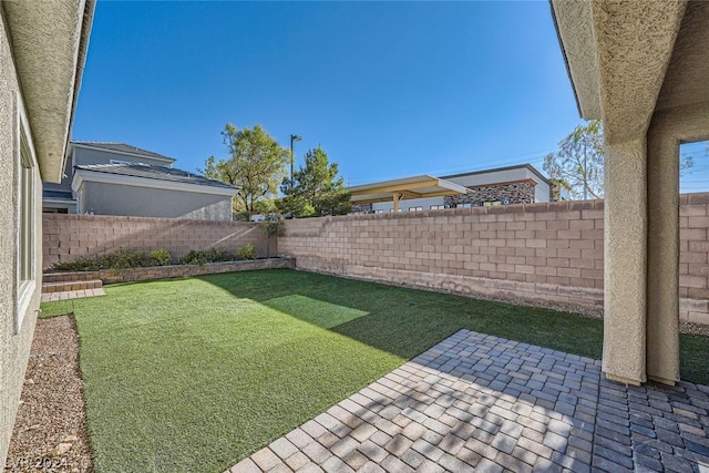 view of yard featuring a patio area