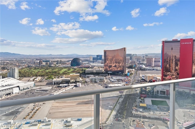 view of city featuring a mountain view