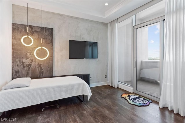 bedroom with dark wood-style flooring, recessed lighting, and baseboards