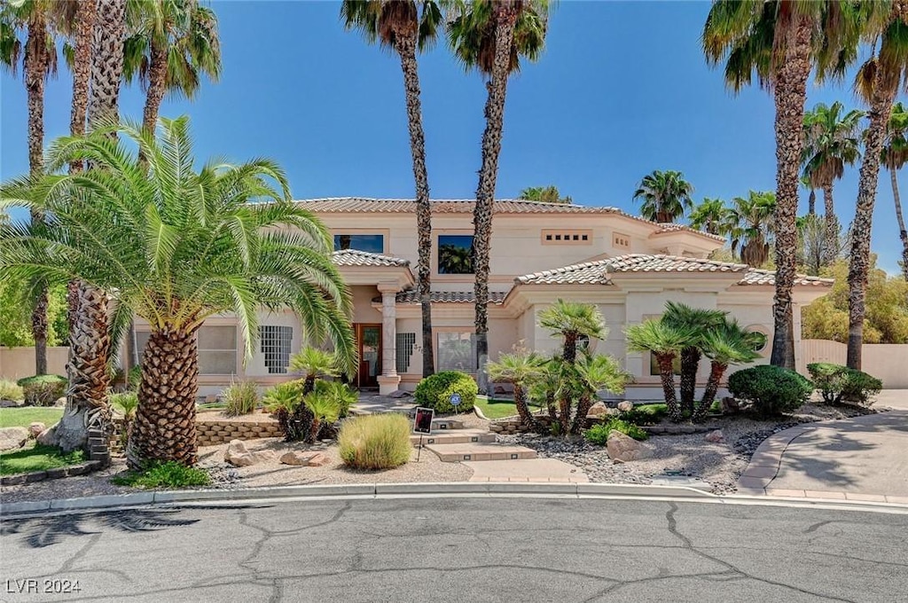 view of mediterranean / spanish-style home