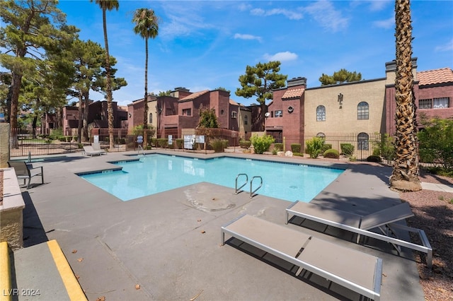 view of swimming pool