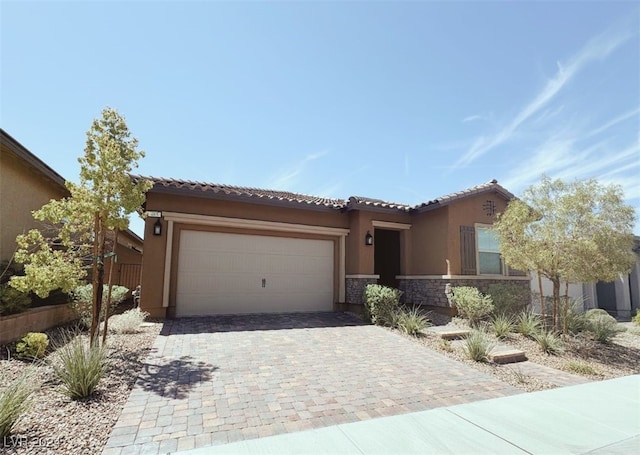 view of front facade with a garage