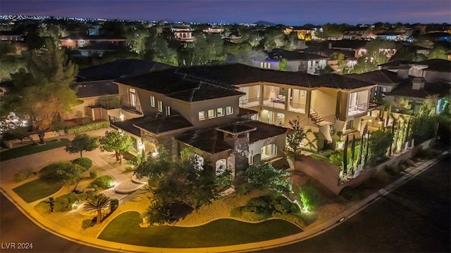 view of aerial view at dusk