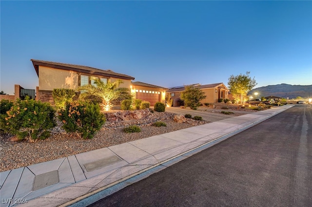 view of front of property featuring a mountain view