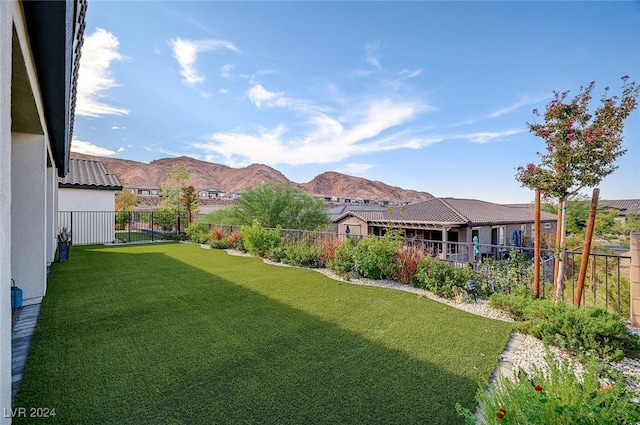 view of yard with a mountain view