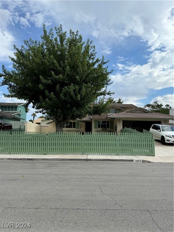 view of front of house