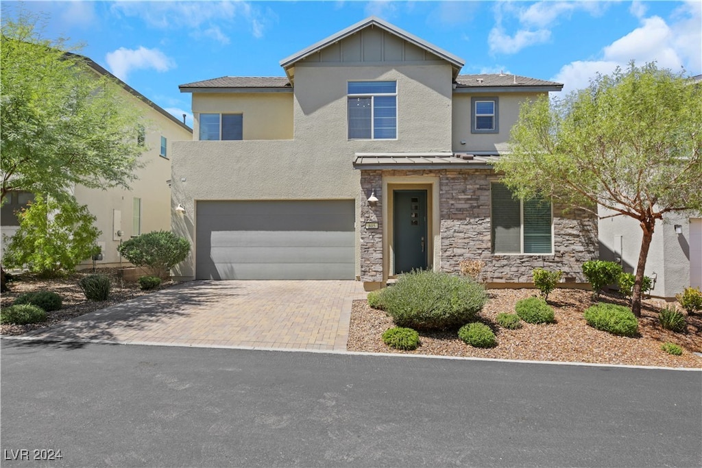 view of front of home featuring a garage