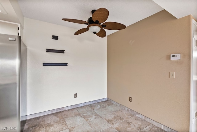 empty room with ceiling fan